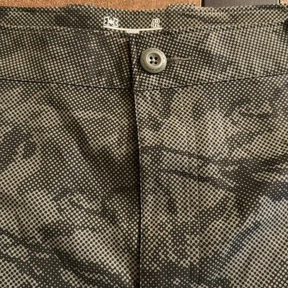 Under Armour Cargo Board Shorts - Picture 2 of 6